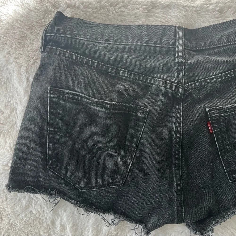 Women’s Levi’s cut offs 501 Classic Black - Picture 7 of 8